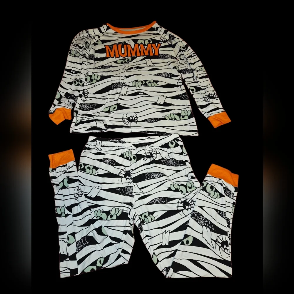 Way To Celebrate! Warm Women's Pajama Set - Mummy L